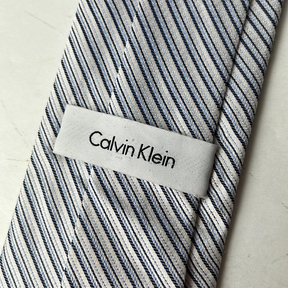Calvin Klein Necktie Blue Grey All Silk Diagonal Stripe Men Accessories Neck Tie - Picture 2 of 8